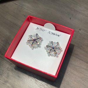 Betsey Johnson Snowflake glitter Earrings NWT